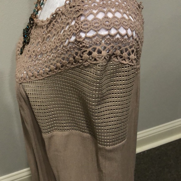 Umgee taupe open embroidered lace shoulder dress loose swing style runs big - Picture 7 of 11